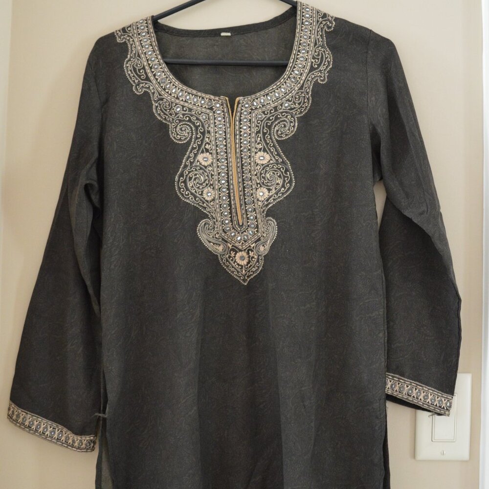 *** GRAYISH GREEN WOMENS EMBROIDERED KURTA TOP ***